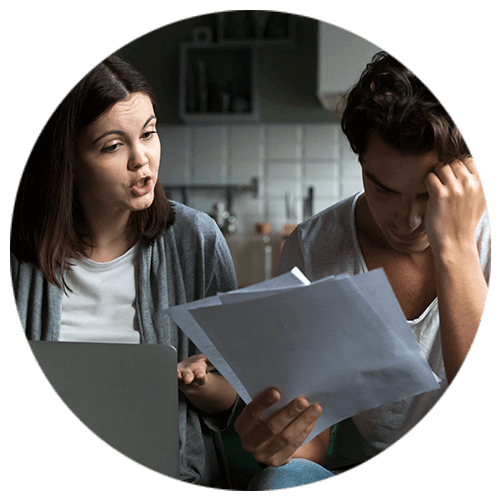 Couple arguing because of financial issues in need of family therapy